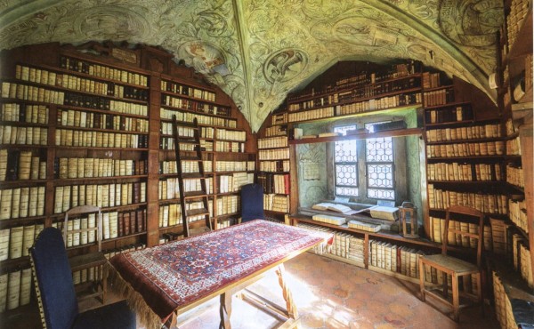 Die Prädikantenbibliothek der evang. Nikolaikirche Isny im Allgäu. Fresken 2. Hälfte des 15. Jahrhunderts.